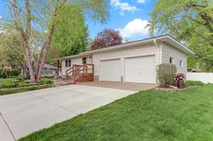 933 5th St W, Hastings, MN 55033 - Photo 2