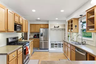 933 5th St W, Hastings, MN 55033 - Photo 8