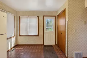 2470 South Avenue E, North Saint Paul, MN 55109 - Photo 16