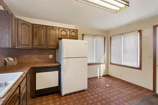 2470 South Avenue E, North Saint Paul, MN 55109 - Photo 14