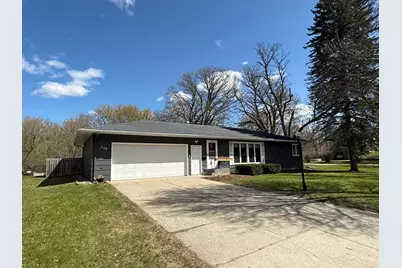 740 Springen Avenue, Fergus Falls, MN 56537 - Photo 4