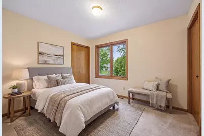 8290 W Lake Court, Chanhassen, MN 55317 - Photo 20