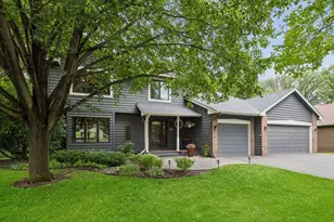8290 W Lake Ct, Chanhassen, MN 55317 - Photo 1