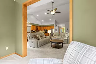 112021 Hidden Creek Pl, Chaska, MN 55318 - Photo 18