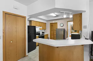 526 Lovell Ave, Roseville, MN 55113 - Photo 14