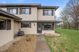 5405 Orleans Ln N, Plymouth, MN 55442 - Photo 2