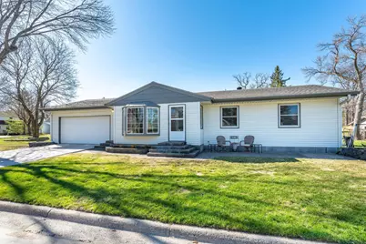 1034 Randolph Avenue, Fergus Falls, MN 56537 - Photo 1
