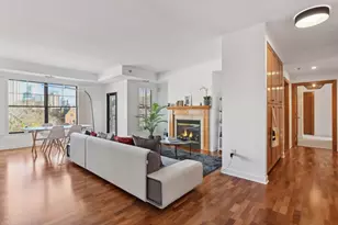 317 Groveland Ave, Minneapolis, MN 55403 - Photo 2