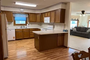 1225 6th Ave N, Windom, MN 56101 - Photo 4