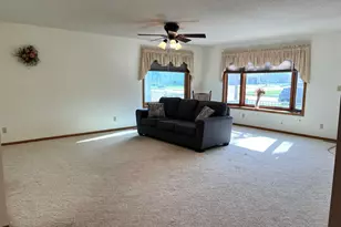 1225 6th Ave N, Windom, MN 56101 - Photo 8