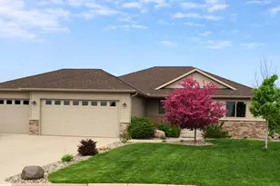 1431 23rd St SE, Saint Cloud, MN 56304 - Photo 2