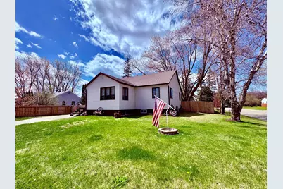 121 5th Avenue NW, Baudette, MN 56623 - Photo 2