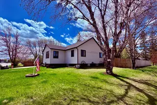 121 5th Ave NW, Baudette, MN 56623 - Photo 1