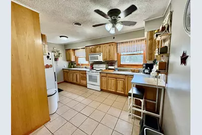 121 5th Avenue NW, Baudette, MN 56623 - Photo 10