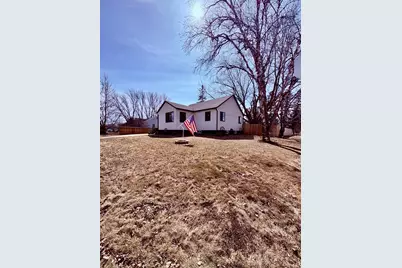 121 5th Avenue NW, Baudette, MN 56623 - Photo 2