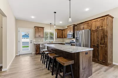 1592 Elm Street S, Cambridge, MN 55008 - Photo 10