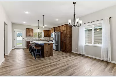 1592 Elm Street S, Cambridge, MN 55008 - Photo 8