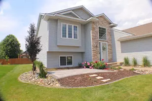 7331 Lamont Ave NE, Albertville, MN 55301 - Photo 2