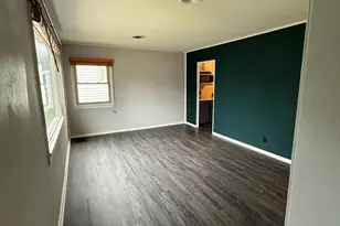 6725 W Verona Ct, Milwaukee, WI 53219 - Photo 2