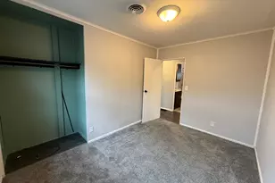 6725 W Verona Ct, Milwaukee, WI 53219 - Photo 10