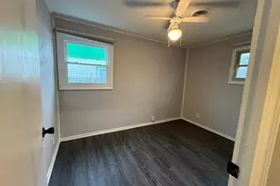 6725 W Verona Ct, Milwaukee, WI 53219 - Photo 4