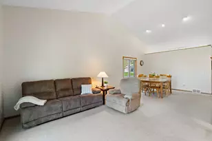 7055 Upper 157th St W, Apple Valley, MN 55124 - Photo 10