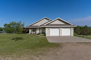 14124 E Eagle Lake Rd, Battle Lake, MN 56515 - Photo 4