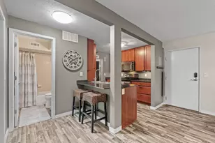 52 Groveland Terrace, Minneapolis, MN 55403 - Photo 4