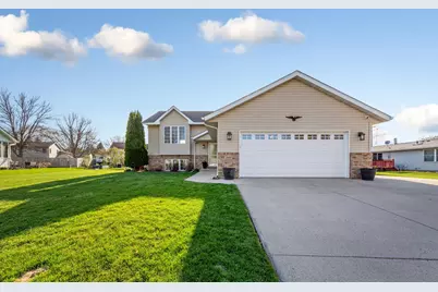 1840 Field Stone Avenue SE, Owatonna, MN 55060 - Photo 2