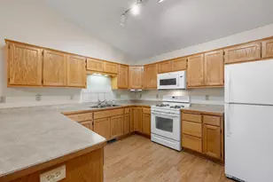22200 Zion Pkwy, Cedar, MN 55011 - Photo 8