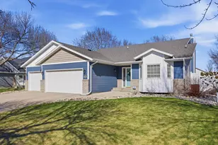 2504 33rd St S, Fargo,  58103 - Photo 2