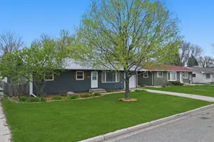 506 Elaine Ave, Marshall, MN 56258 - Photo 2