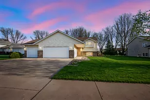 18 La Mar Ct, North Mankato, MN 56003 - Photo 4