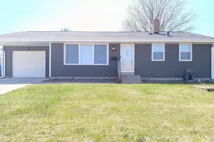 2210 Ivy Ave E, Saint Paul, MN 55119 - Photo 2