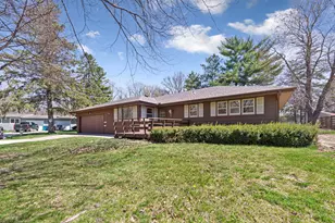 1051 Anderson Pl, Owatonna, MN 55060 - Photo 2