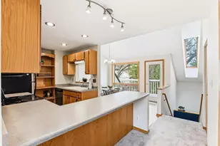 3062 Lake Shore Dr, Minneapolis, MN 55416 - Photo 2