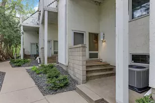 3062 Lake Shore Dr, Minneapolis, MN 55416 - Photo 38