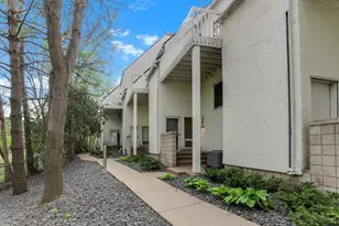 3062 Lake Shore Dr, Minneapolis, MN 55416 - Photo 14