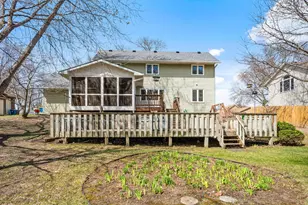10644 Wellington Ln N, Maple Grove, MN 55369 - Photo 2