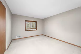 10644 Wellington Ln N, Maple Grove, MN 55369 - Photo 18