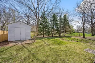 10644 Wellington Ln N, Maple Grove, MN 55369 - Photo 30