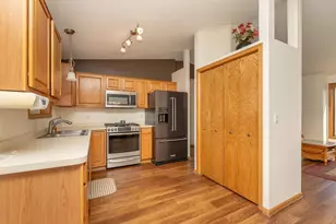 433 Braeburn Dr, Shakopee, MN 55379 - Photo 10