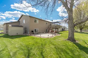 433 Braeburn Dr, Shakopee, MN 55379 - Photo 36
