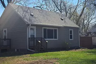2266 Pinewood Dr, Mounds View, MN 55112 - Photo 2