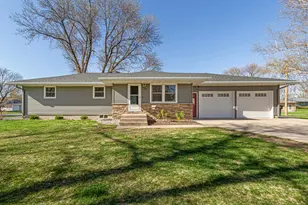 818 Lincoln Ave, Gaylord, MN 55334 - Photo 1