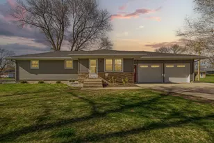 818 Lincoln Ave, Gaylord, MN 55334 - Photo 2