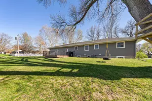 818 Lincoln Ave, Gaylord, MN 55334 - Photo 40