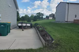 822 Deer Path, Montgomery, MN 56069 - Photo 8