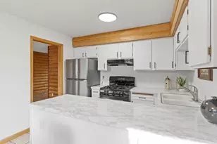 13573 Everton Ave, Apple Valley, MN 55124 - Photo 8