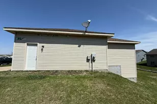 211 Fischer St NW, Montgomery, MN 56069 - Photo 4
